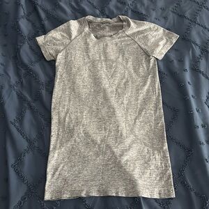 gray lulu tee